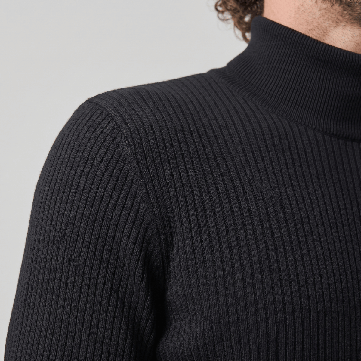 Camiseta Gola Alta Masculina Preta Slim