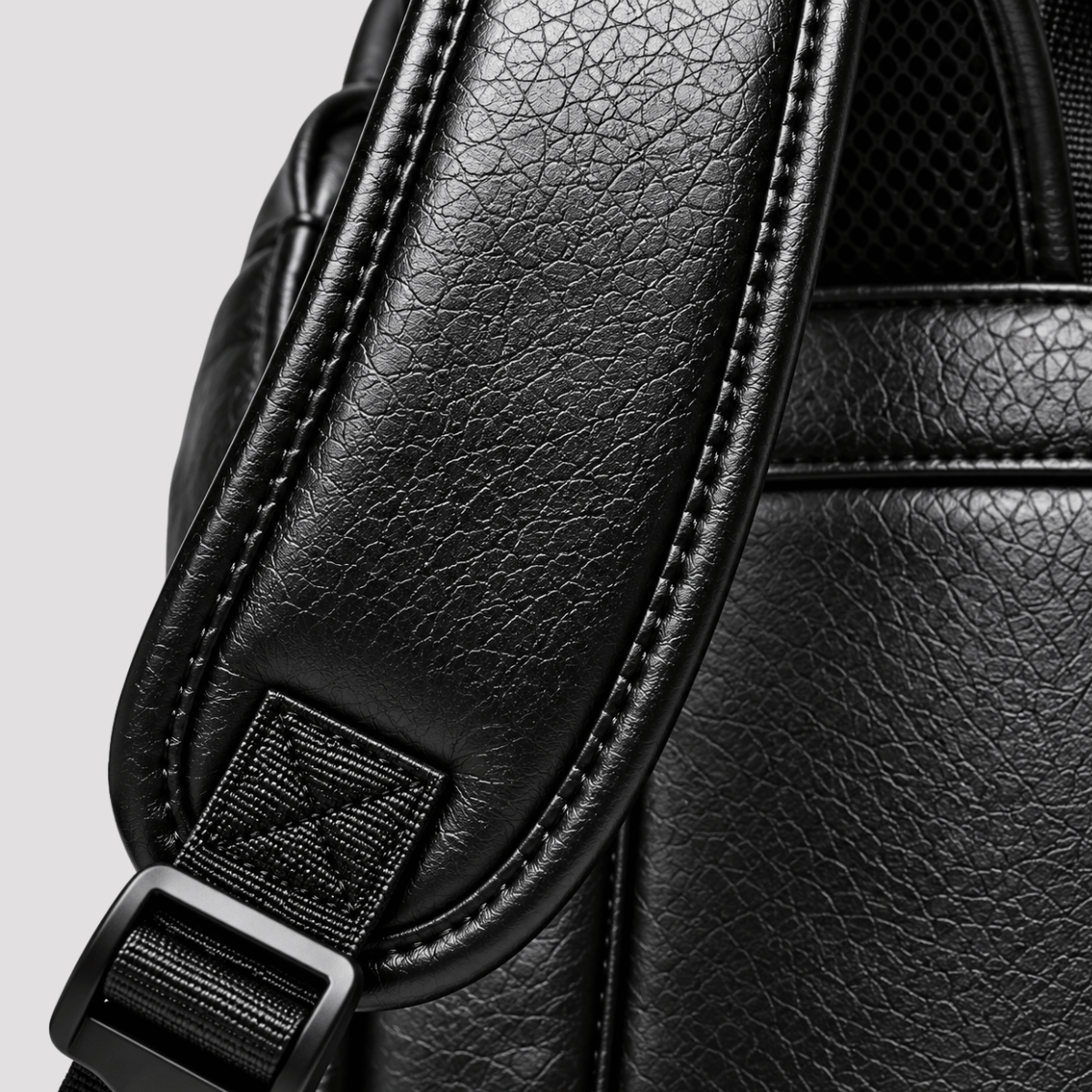 Mochila Masculina Executiva Preta com Design Elegante